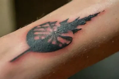 The Pros and Cons of Blackwork Tattoo Pain Levels